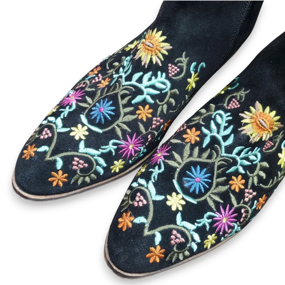 Diba Size 8.5 Booties Embroidered Black Suede Leather Rainbow Floral Western